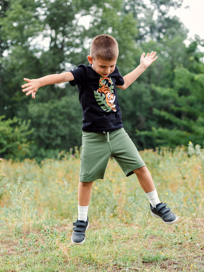 Short Sleeve T-Shirt with (Jumping Tiger) Applique Emboidery - Black
