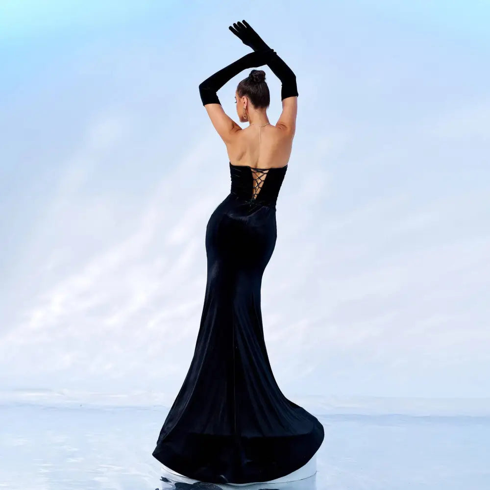 Black Velvet Bow Chest Wrap Hip High Fork Gown